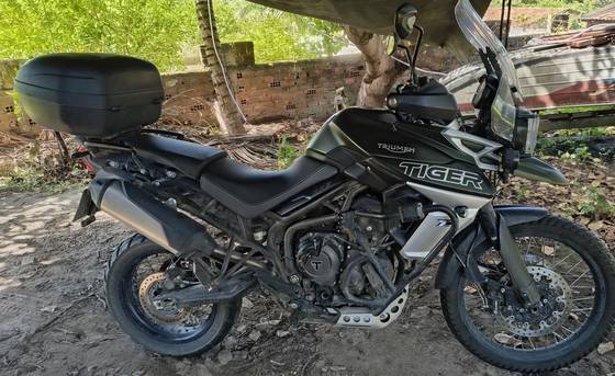 TRIUMPH TIGER 800 XCX TRIUMPH TIGER 800 XCX
